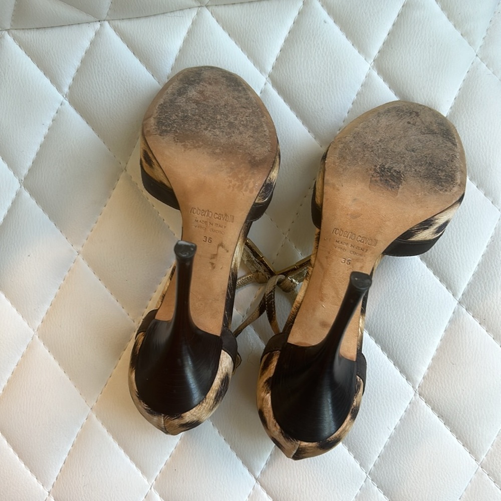 Roberto Cavalli Leopard Heel - Picture 6 of 7
